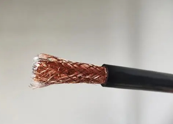 工廠(chǎng)電氣維護的同行對于電纜的選擇都是繞不開(kāi)的話(huà)題.jpg